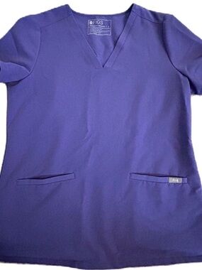 FIGS Casma Three-Pocket
Scrub Top Size Medium Purple PO# 3129